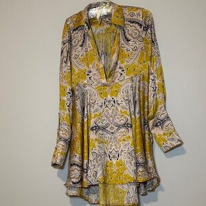 Free People Yellow and Black Long Sleeve Dress. Has A Tiny Hole- Pictured